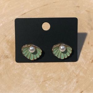 Seashell earrings with faux pear detail ☀️☀️☀️